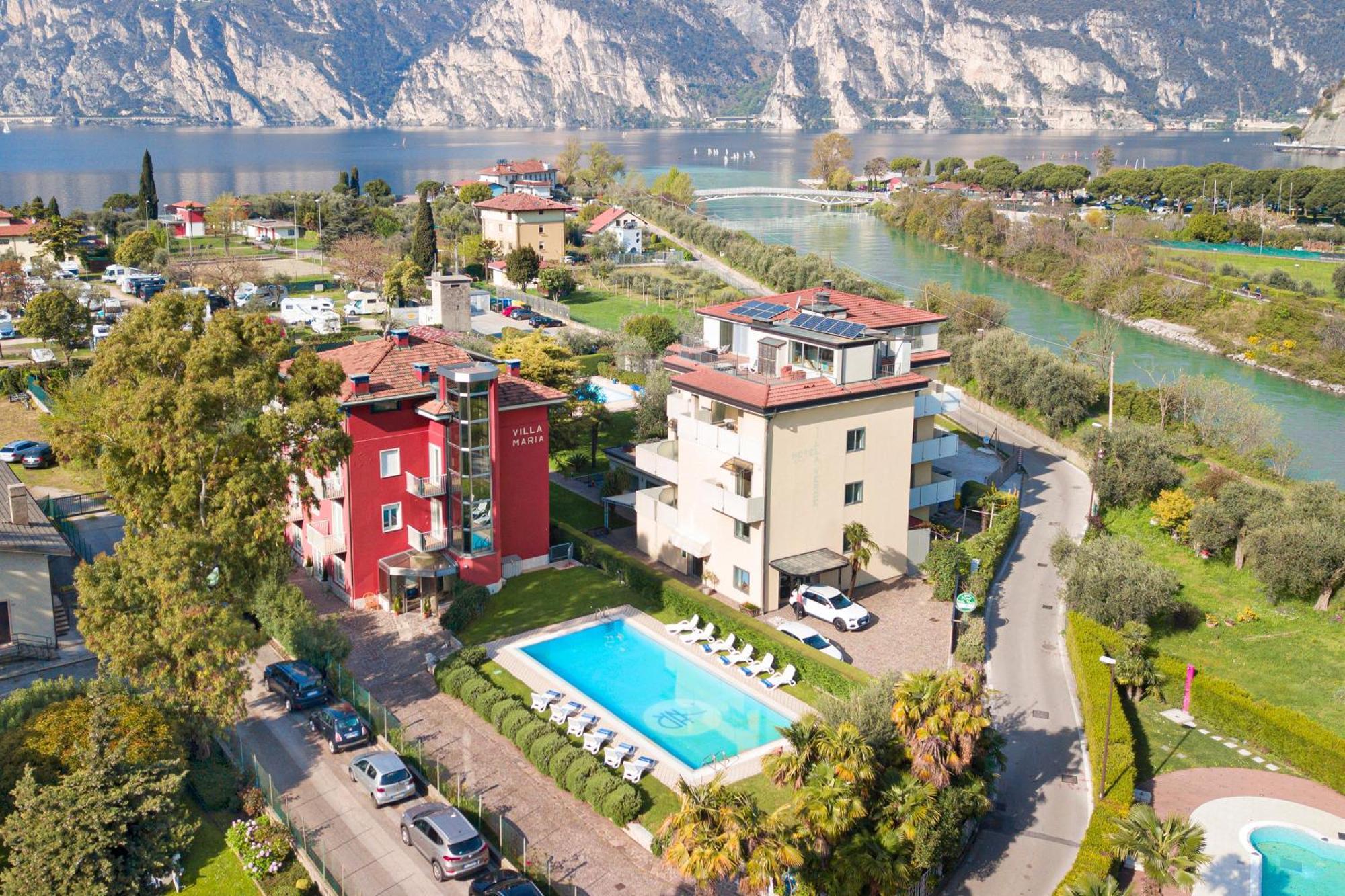 Bike & Wind Hotel Villa Maria Torbole Sul Garda ภายนอก รูปภาพ