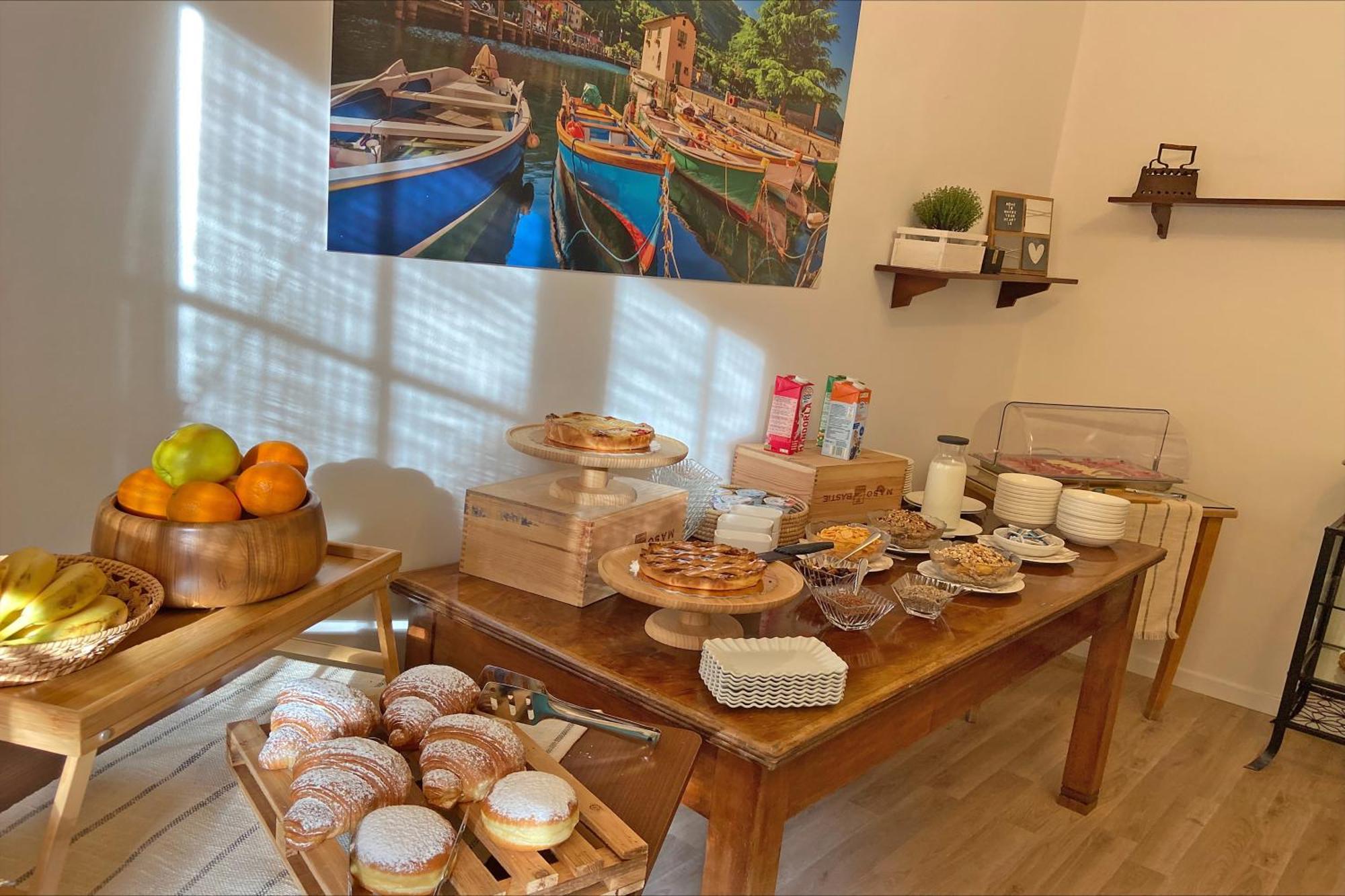 Bike & Wind Hotel Villa Maria Torbole Sul Garda ภายนอก รูปภาพ