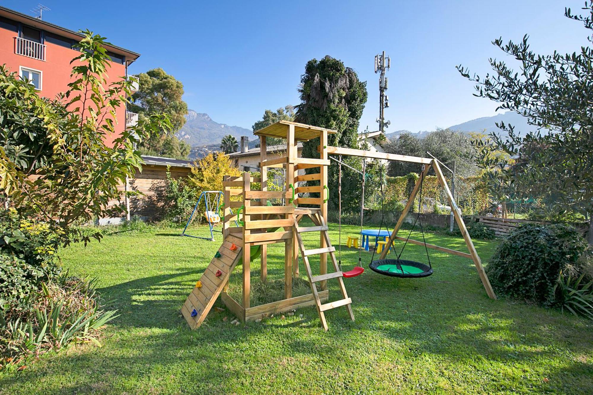 Bike & Wind Hotel Villa Maria Torbole Sul Garda ภายนอก รูปภาพ