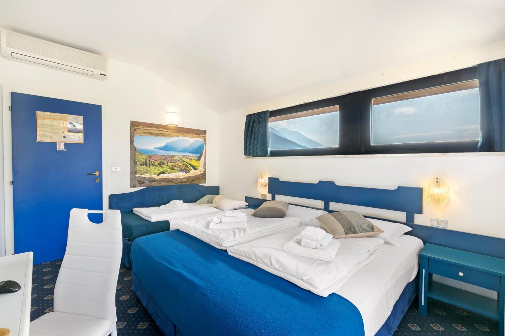 Bike & Wind Hotel Villa Maria Torbole Sul Garda ภายนอก รูปภาพ