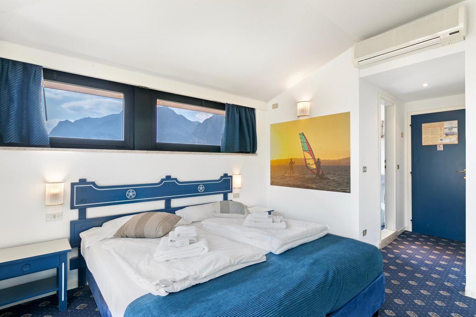 Bike & Wind Hotel Villa Maria Torbole Sul Garda ภายนอก รูปภาพ
