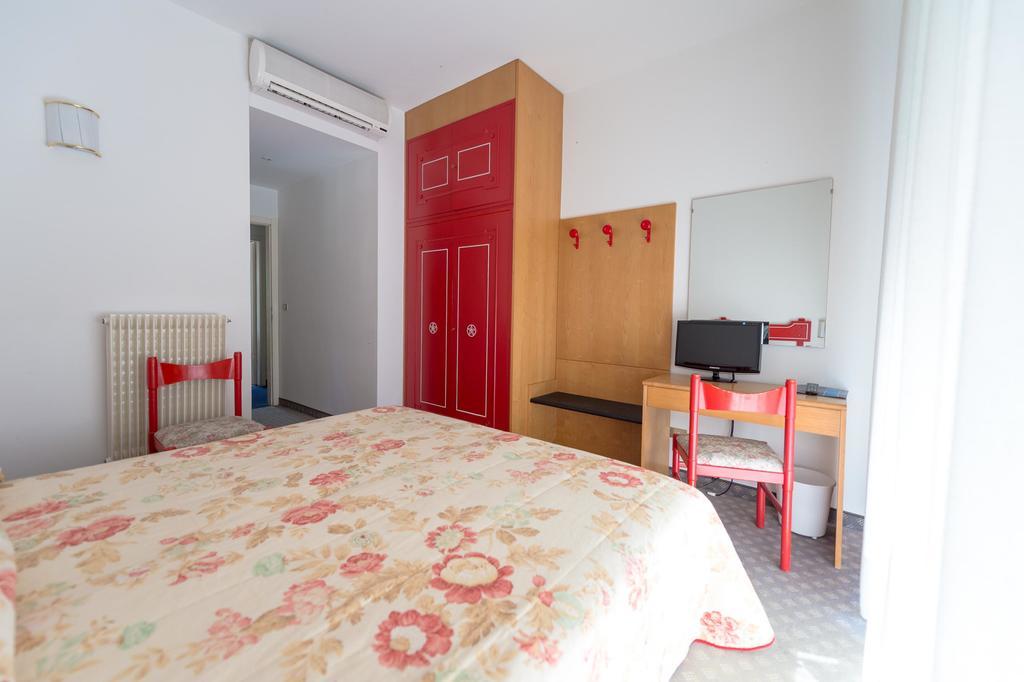 Bike & Wind Hotel Villa Maria Torbole Sul Garda ภายนอก รูปภาพ